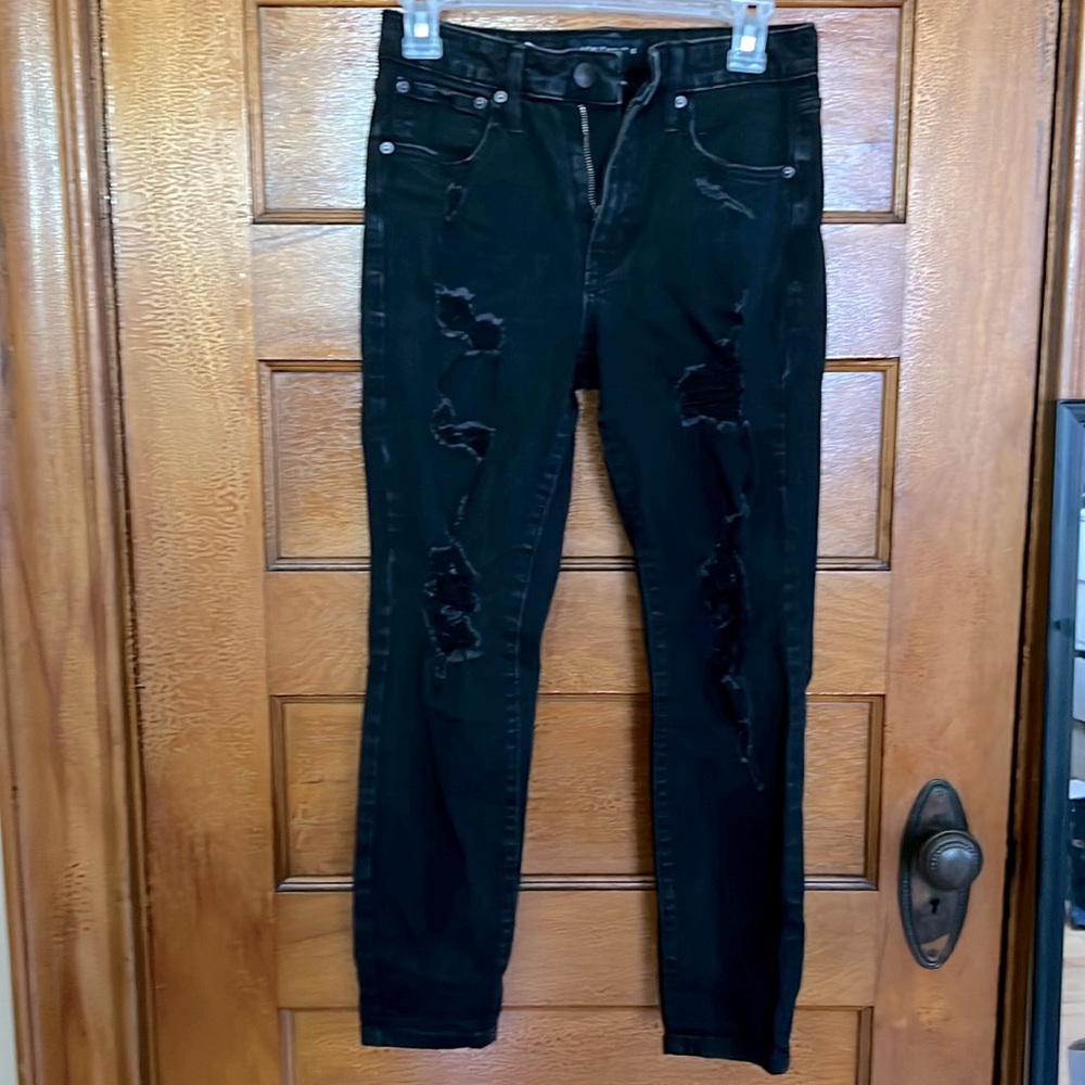 Aeropostale ripped jeans size 6 short
